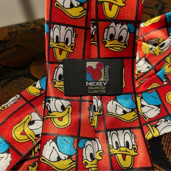 Disney | Donald Duck Tie - Picture 3 of 5